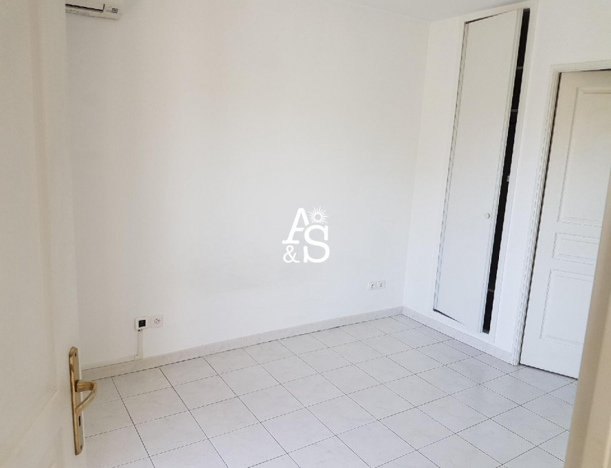 A&S IMMOBILIER, LOCATION Appartements T2, réf : 1719 / 709781