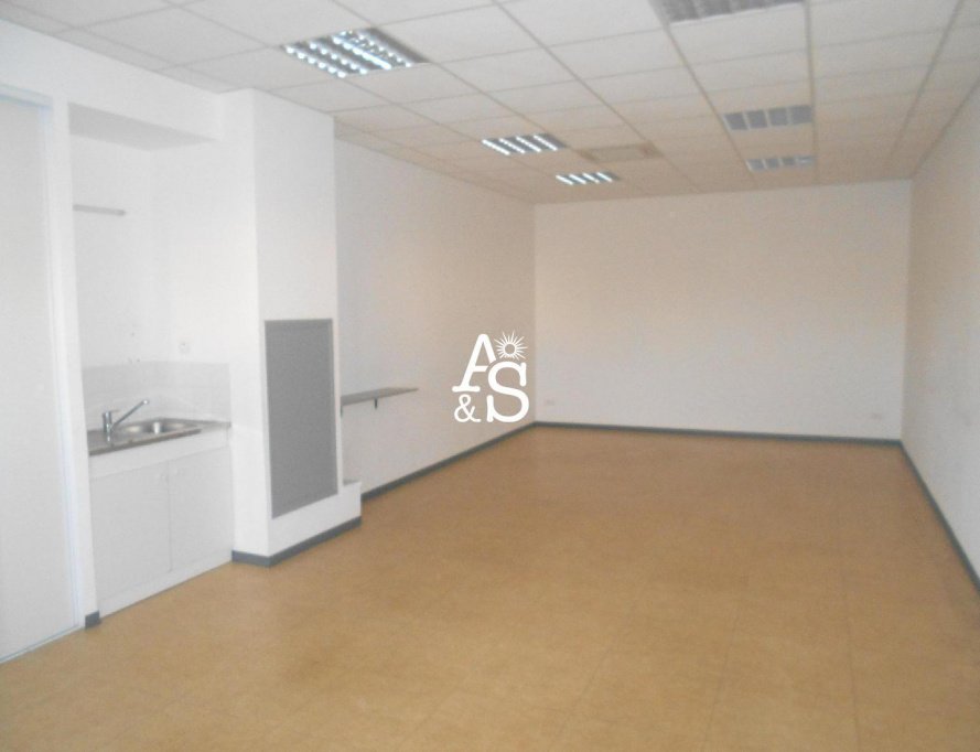 A&S IMMOBILIER, LOCATION Bureaux / Locaux, réf : 1719 / 718049