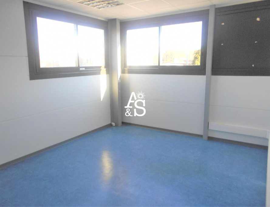 A&S IMMOBILIER, LOCATION Bureaux / Locaux, réf : 1719 / 718049