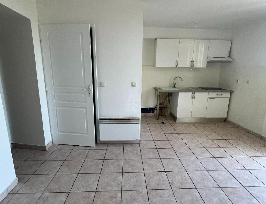 A&S IMMOBILIER, RENTAL Two-room apartments, réf : 1719 / 726061