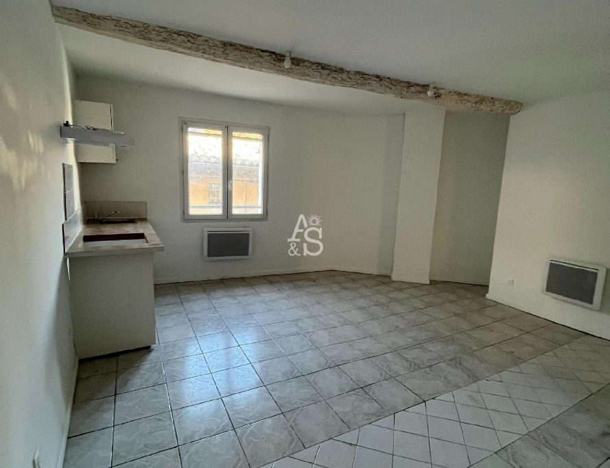 Sale three-room apartment Pertuis